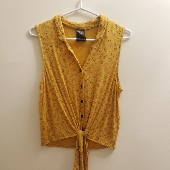 Dog Print Tie Front Top - Picture 1 of 4